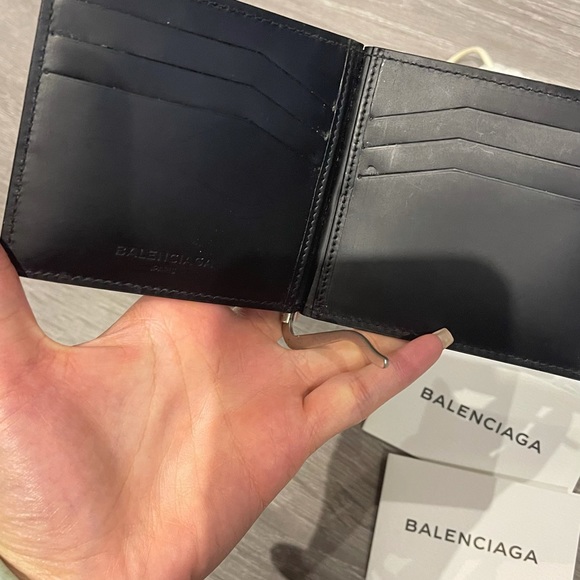 BALENCIAGA
Grid-embossed Money Clip Wallet In Black - Picture 2 of 4